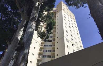 Imagem: O apartamento possui 3 Dormitórios, 1 Banheiro, 1 Vaga na garagem