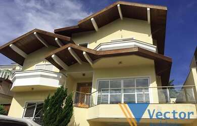 Imagem 3: Casa a venda localizada no condomínio Country Club em Arujá-SP