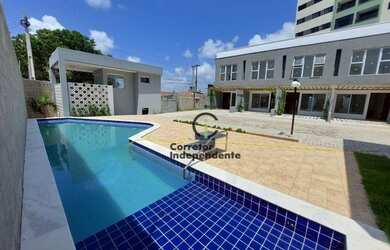 Imagem: A casa possui 3 Dormitórios, 2 Banheiros, 2 Vagas na garagem