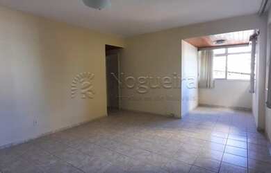 Imagem: O apartamento possui 3 Dormitórios, 1 Banheiro, 1 Vaga na garagem