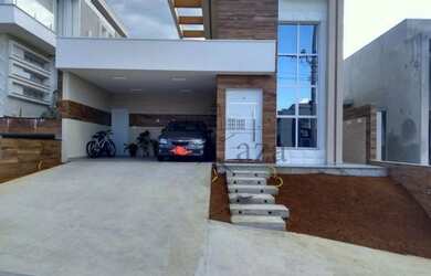 Imagem: A casa em condomínio possui 3 Dormitórios, 2 Banheiros, 4