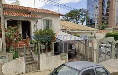 Imagem: A casa possui 3 Dormitórios, 2 Banheiros, 1 Vaga na garagem