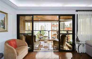 Imagem: O apartamento possui 4 Dormitórios, 5 Banheiros, 3 Vagas na