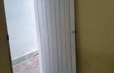 Imagem: A casa possui 2 Dormitórios, 1 Banheiro, 1 Vaga na garagem