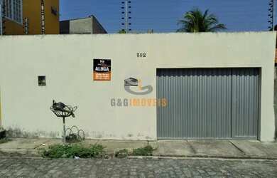 Imagem: A casa possui 2 Dormitórios, 2 Banheiros, 4 Vagas na garagem