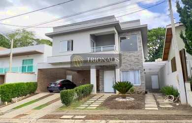 Imagem: A casa em condomínio possui 4 Dormitórios, 5 Banheiros, 4