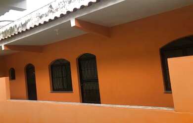 Imagem: A casa possui 1 Dormitório, 1 Banheiro e está localizado