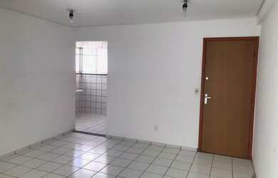 Imagem: O apartamento possui 3 Dormitórios, 1 Banheiro, 1 Vaga na garagem