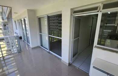 Imagem: O apartamento possui 3 Dormitórios, 3 Banheiros, 2 Vagas na