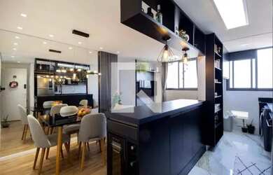 Imagem: O apartamento possui 2 Dormitórios, 1 Banheiro, 1 Vaga na garagem