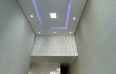 Imagem: A casa possui 3 Dormitórios, 2 Banheiros, 1 Vaga na garagem