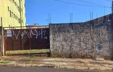 Imagem: O terreno possui 250m² de Área e está localizado em Parque