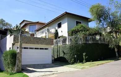 Imagem: A casa em condomínio possui 3 Dormitórios, 4 Banheiros, 2