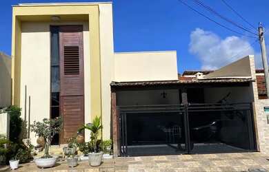 Imagem: A casa em condomínio à venda possui 4 Dormitórios, 3 Banheiros