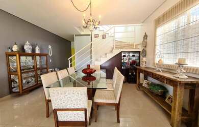 Imagem: A casa em condomínio possui 3 Dormitórios, 4 Banheiros, 4