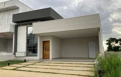 Imagem: A casa em condomínio possui 3 Dormitórios, 4 Banheiros, 4