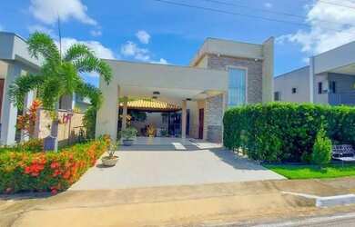 Imagem: A casa em condomínio possui 4 Dormitórios, 5 Banheiros, 2