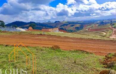 Imagem: O terreno possui 600m² de Área e está localizado em Joanópolis