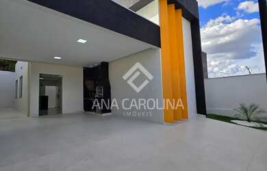 Imagem: A casa à venda possui 3 Dormitórios, 1 Banheiro, 4 Vagas na