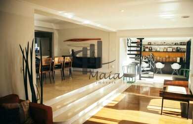 Imagem: O apartamento possui 5 Dormitórios, 5 Banheiros, 4 Vagas na