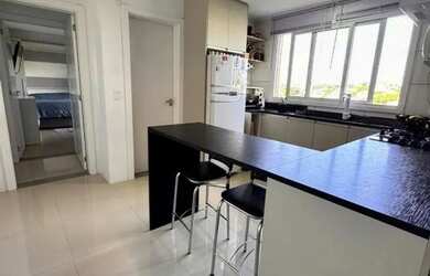 Imagem: O apartamento possui 3 Dormitórios, 1 Banheiro, 2 Vagas na