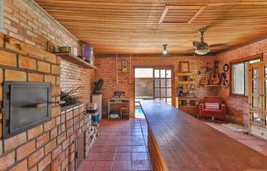 Imagem 2: Casa em Hípica. Piscina, Churrasqueira, VarandaeGuarda roupa