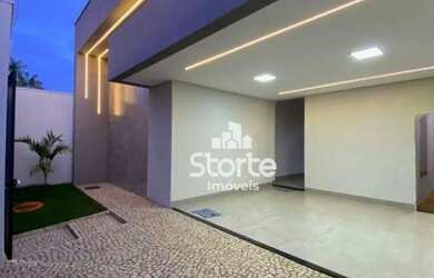 Imagem: A casa possui 3 Dormitórios, 4 Banheiros, 2 Vagas na garagem