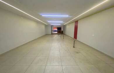 Imagem: O depósito à venda possui 430m² de Área e está localizado