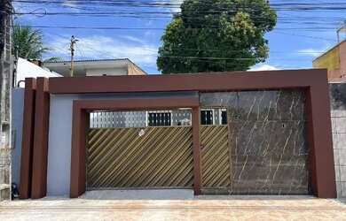 Imagem: A casa possui 3 Dormitórios, 2 Banheiros e 1 Vaga na garagem