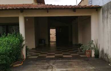 Imagem 6: Casa em quadra central. Piscina, Churrasqueira, VarandaeGuarda roupa