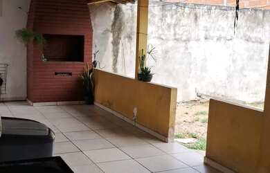 Imagem 4: Vendo casa. Churrasqueira, Varanda, 2 Vagas na garageme3 Dormitórios
