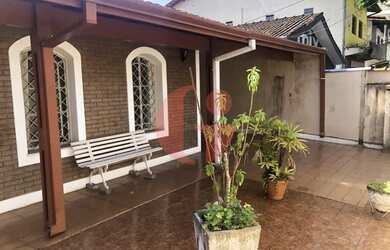 Imagem: O depósito possui 2 Vagas na garagem, 173m² de Área e está