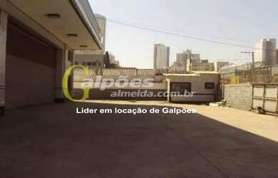 Imagem: O depósito possui 2 Vagas na garagem, 1.282m² de Área e