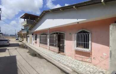 Imagem: A casa possui 4 Dormitórios, 2 Banheiros, 208m² de Área e