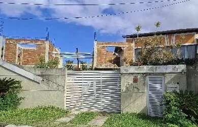 Imagem: A casa possui 1 Dormitório, 1 Banheiro, 1 Vaga na garagem