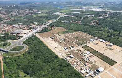 Imagem: Lotes às margens da BR 116 em frente a entrada de Itaitinga