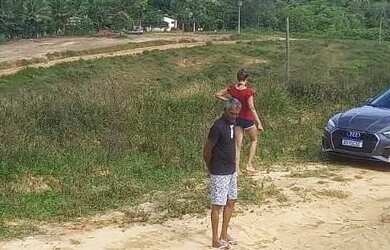 Imagem: O terreno possui 200m² de Área e está localizado em Mangabeira