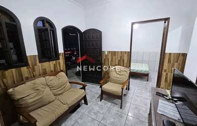 Imagem: A casa possui 2 Dormitórios, 1 Banheiro, 5 Vagas na garagem