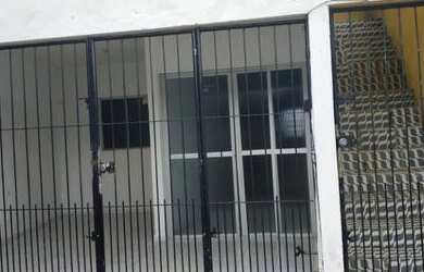 Imagem: A casa possui 2 Dormitórios, 1 Vaga na garagem e 100m² de