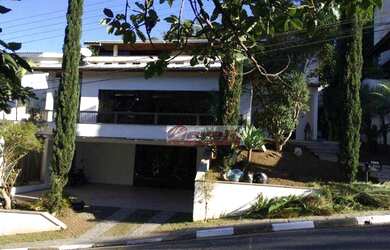 Imagem: A casa em condomínio possui 5 Dormitórios, 3 Banheiros, 5