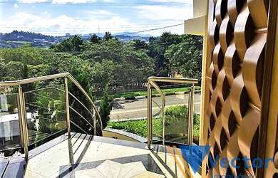 Imagem 5: Casa a venda localizada no condomínio Country Club em Arujá-SP