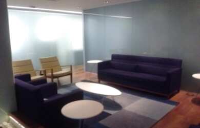 Imagem: O depósito possui 5 Vagas na garagem, 1.000m² de Área e