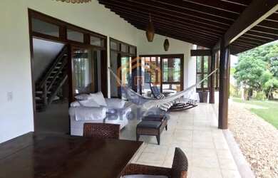 Imagem: A casa em condomínio possui 4 Dormitórios, 4 Banheiros, 4