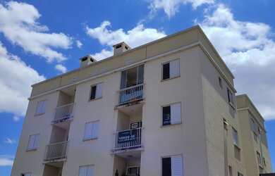 Imagem: O apartamento possui 3 Dormitórios, 1 Banheiro, 1 Vaga na garagem