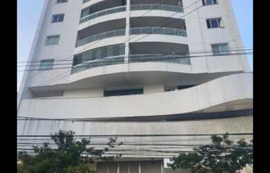 Imagem: O apartamento possui 3 Dormitórios, 1 Banheiro, 2 Vagas na