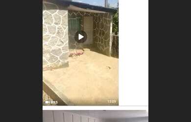 Imagem: A casa possui 3 Dormitórios, 2 Banheiros, 3 Vagas na garagem