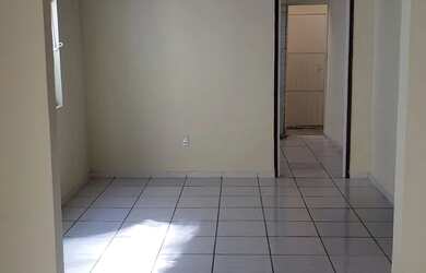 Imagem: A casa possui 3 Dormitórios, 2 Banheiros, 1 Vaga na garagem