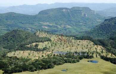 Imagem: O terreno possui 980.000m² de Área e está localizado em