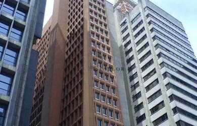 Imagem: O depósito possui 2 Vagas na garagem, 316m² de Área e está