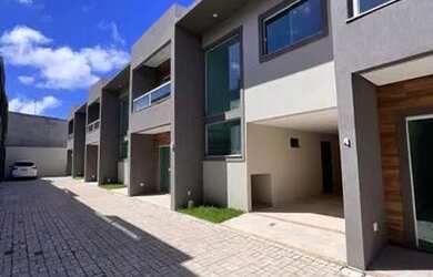 Imagem: A casa em condomínio possui 3 Dormitórios, 3 Banheiros, 2